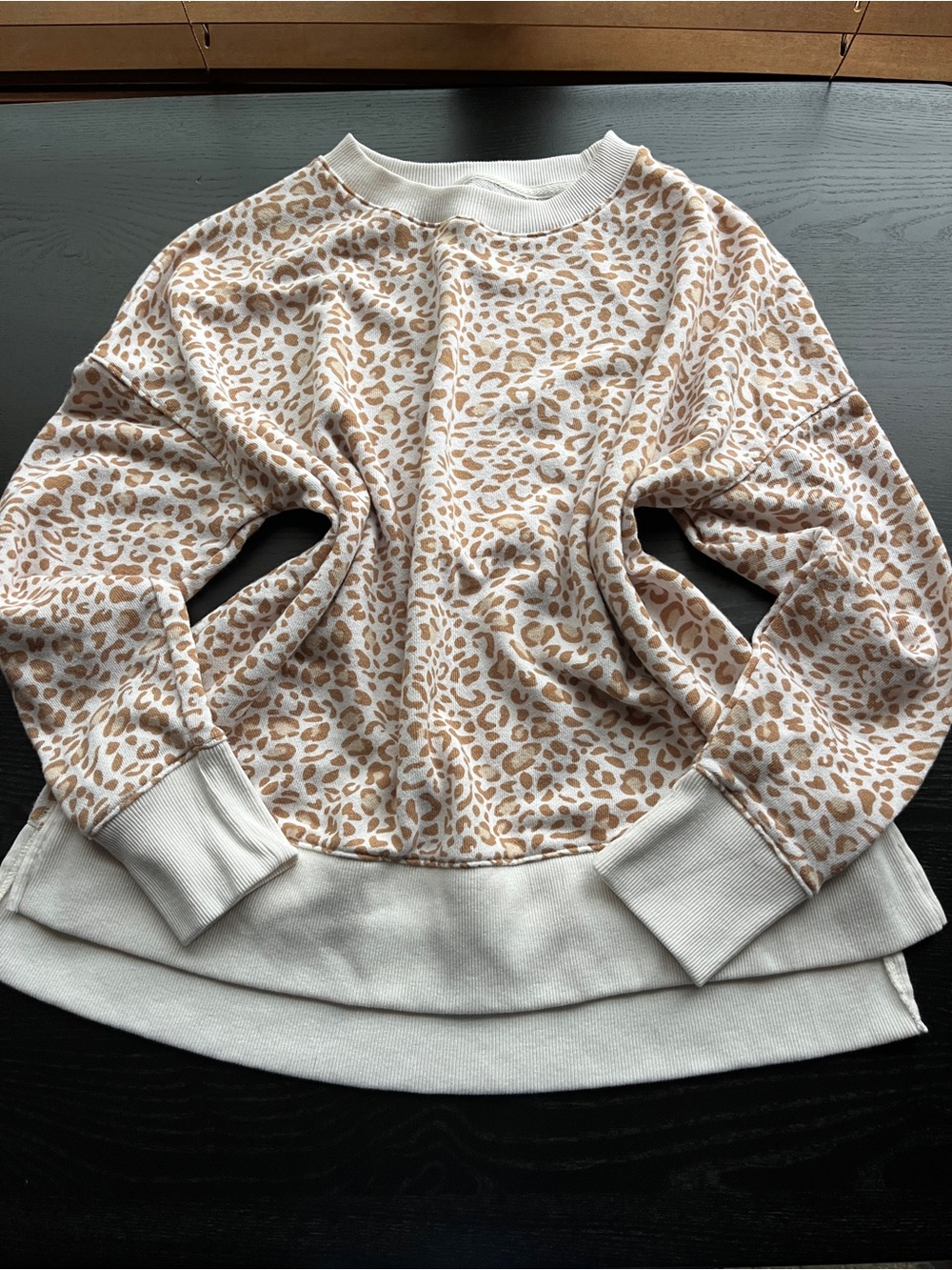 Time and Tru Women L 12-14 Leopard Print Crewneck Sweatshirt Tan White Pullover 